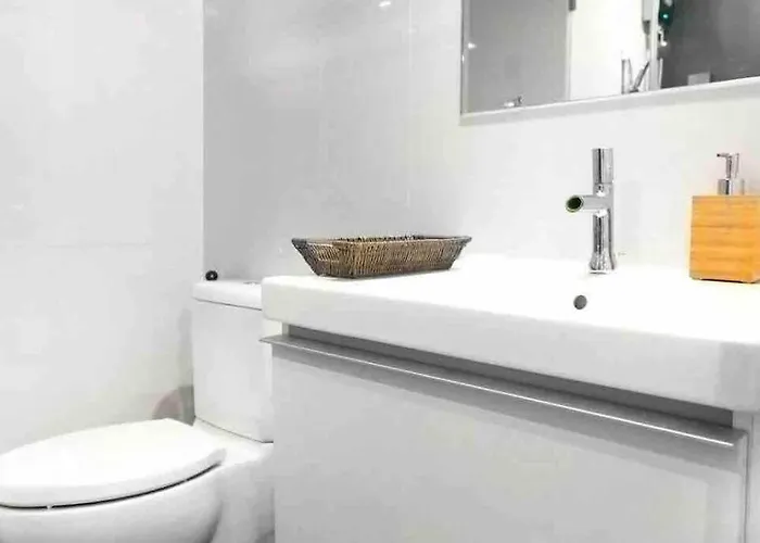Stylish 1 Bedroom, Pool,bts Asok, Sukhumvit Bangkok