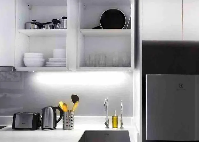 Stylish 1 Bedroom, Pool,bts Asok, Sukhumvit Bangkok