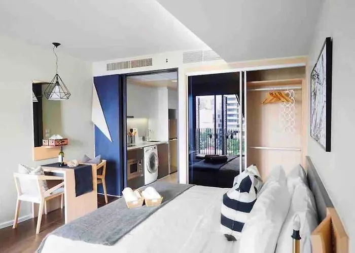 Stylish 1 Bedroom, Pool,bts Asok, Sukhumvit * Bangkok
